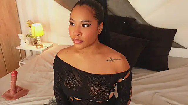 Snapshot of IzzyyBeelmonth chatting on 12.29.24 IzzyyBeelmonth online show from 12.29.24