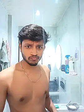 Snapshot of skinnyyyyyyyyy chatting on 11.18.25 skinnyyyyyyyyy online show from 11.18.25