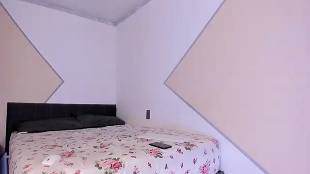 Snapshot of Elalove_ chatting on 11.26.25 Elalove online show from 11.26.25