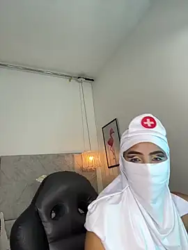 Snapshot of naomiii__ chatting on 11.01.25 naomiii online show from 11.01.25