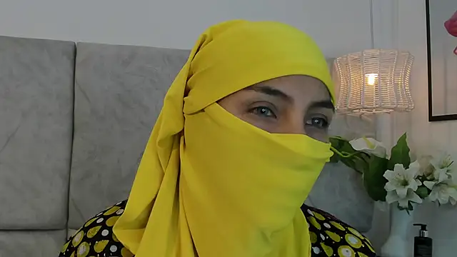 Snapshot of naomiii__ chatting on 11.13.25 naomiii online show from 11.13.25