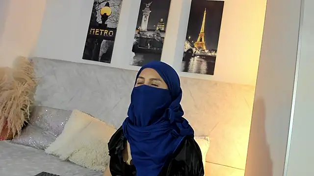 naomiii   online show from 05.04.26