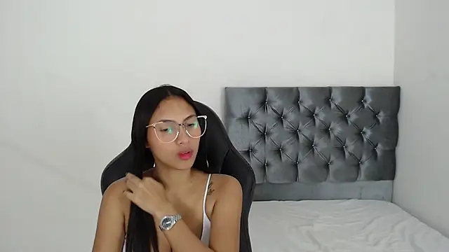 Snapshot of nicol_jc chatting on 12.19.24 nicol jc online show from 12.19.24