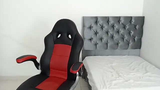 Snapshot of nicol_jc chatting on 12.19.24 nicol jc online show from 12.19.24