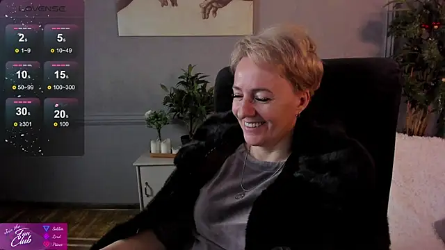 Nika Smit online show from 12.15.24