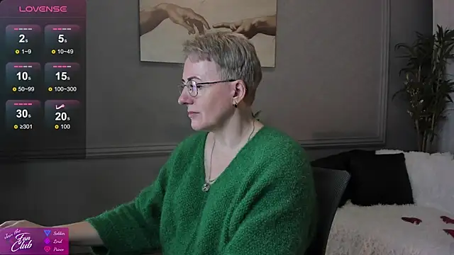 Nika Smit online show from 02.15.25