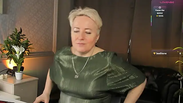 Nika Smit online show from 02.15.26