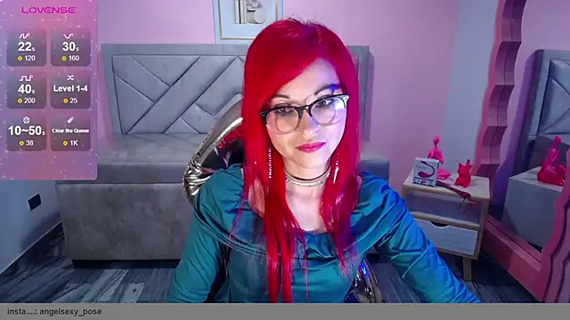 Snapshot of abril_ch_ chatting on 11.17.25 abril ch online show from 11.17.25