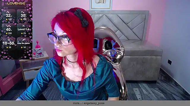 Snapshot of abril_ch_ chatting on 11.19.25 abril ch online show from 11.19.25