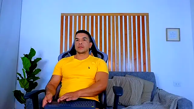 estebandelouis online show from 05.12.26