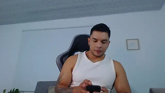 estebandelouis online show from 07.11.26