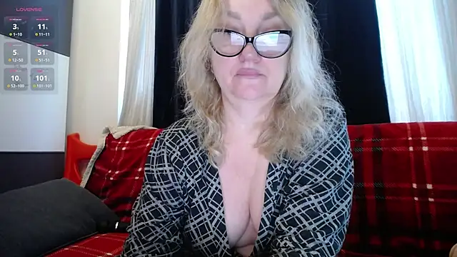 Snapshot of Blond_Woman chatting on 12.16.24 Blond Woman online show from 12.16.24