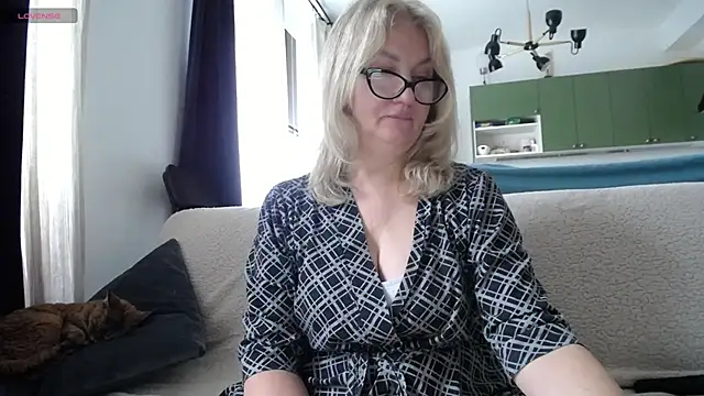 Snapshot of Blond_Woman chatting on 01.27.25 Blond Woman online show from 01.27.25