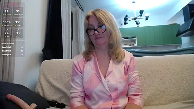 Snapshot of Blond_Woman chatting on 01.27.25 Blond Woman online show from 01.27.25