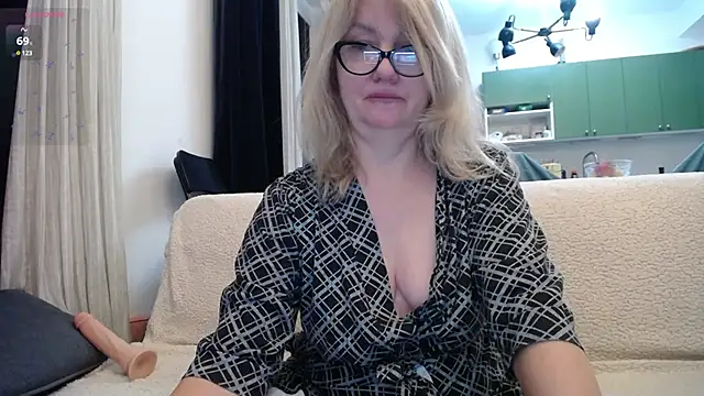 Snapshot of Blond_Woman chatting on 01.29.25 Blond Woman online show from 01.29.25