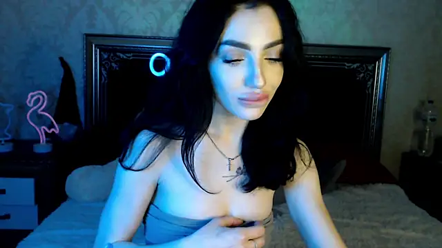 NancyLovee  online show from 12.20.24