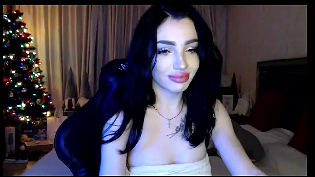 NancyLovee  online show from 01.20.25