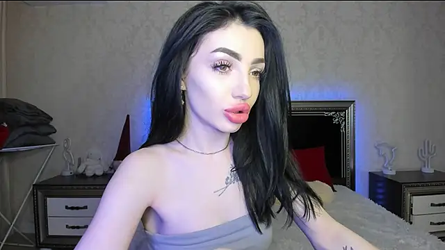 NancyLovee  online show from 03.21.25