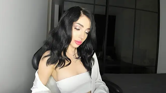 NancyLovee  online show from 10.03.25