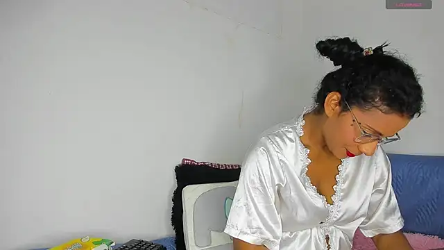 Snapshot of Nenita_Hot_ chatting on 03.20.25 Nenita Hot online show from 03.20.25