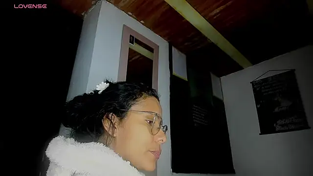 Snapshot of Nenita_Hot_ chatting on 09.29.25 Nenita Hot online show from 09.29.25