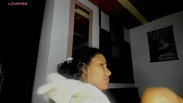 Snapshot of Nenita_Hot_ chatting on 09.30.25 Nenita Hot online show from 09.30.25