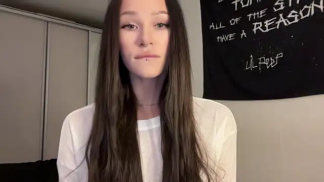 Snapshot of ur_molly chatting on 02.20.26 ur molly online show from 02.20.26