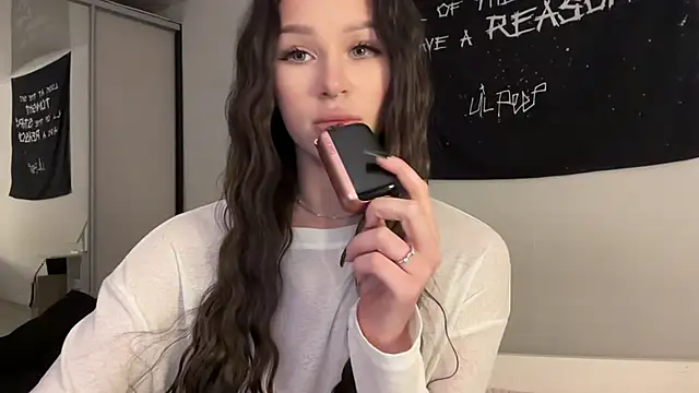 Snapshot of ur_molly chatting on 02.24.26 ur molly online show from 02.24.26