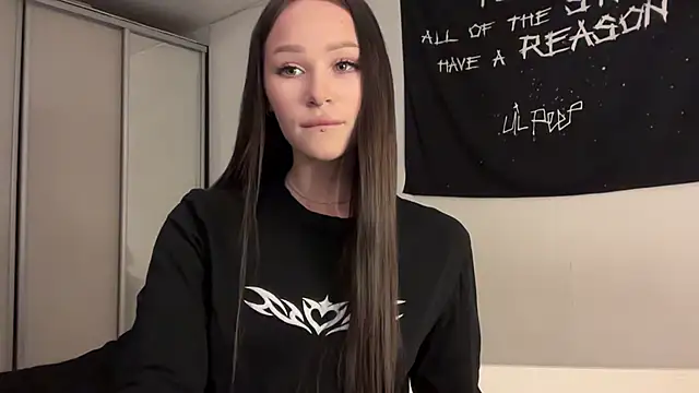 Snapshot of ur_molly chatting on 02.25.26 ur molly online show from 02.25.26