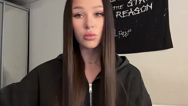 Snapshot of ur_molly chatting on 02.28.26 ur molly online show from 02.28.26