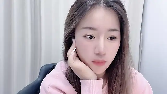 chloe-01 online show from 12.05.24