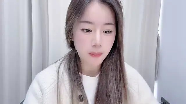 chloe-01 online show from 12.19.24