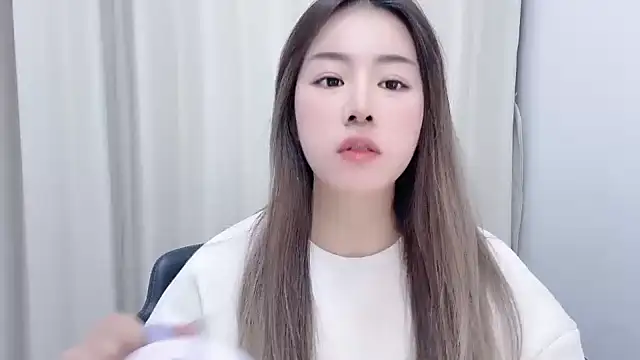 chloe-01 online show from 01.13.25