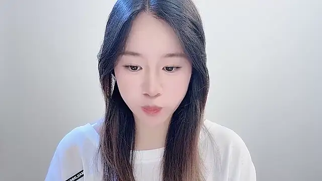 chloe-01 online show from 11.11.25