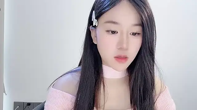 chloe-01 online show from 11.19.25