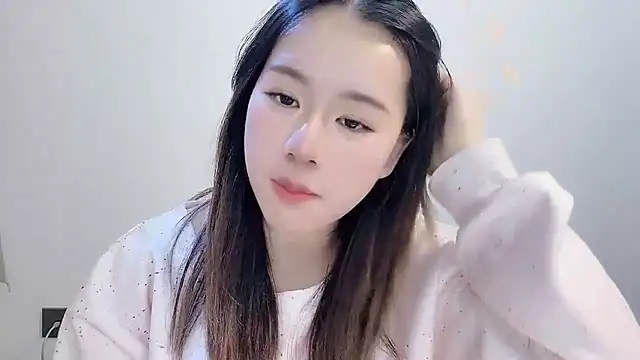 chloe-01 online show from 11.27.25