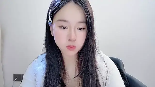 chloe-01 online show from 12.03.25