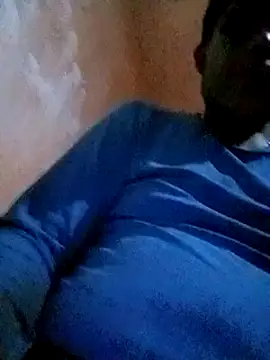 Snapshot of favcrew chatting on 01.09.25 favcrew online show from 01.09.25