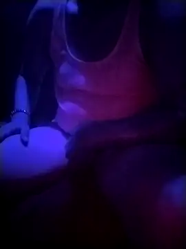 Snapshot of favcrew chatting on 09.17.25 favcrew online show from 09.17.25