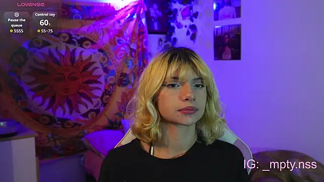 HiScarlett online show from 10.02.25