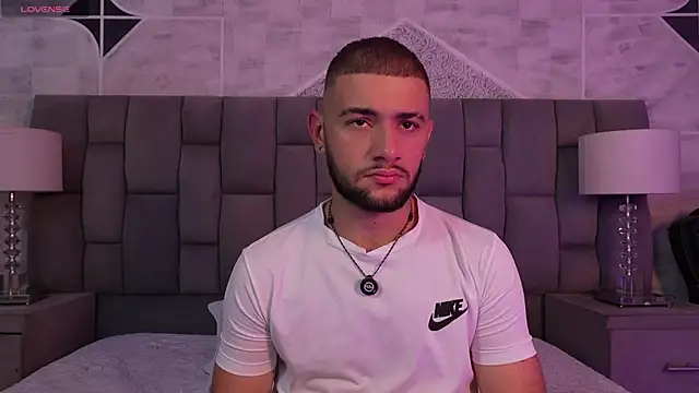 MaximusDick1  online show from 12.18.25