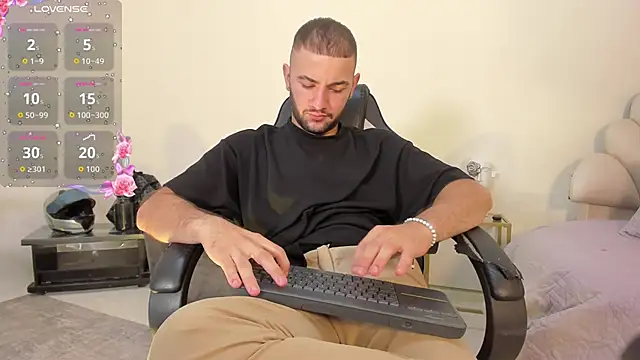 MaximusDick1  online show from 06.27.26