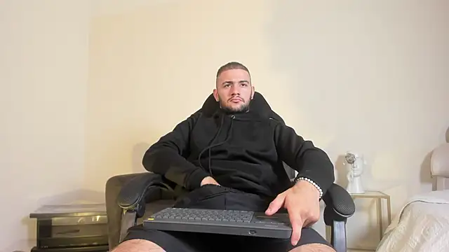 MaximusDick1  online show from 06.30.26