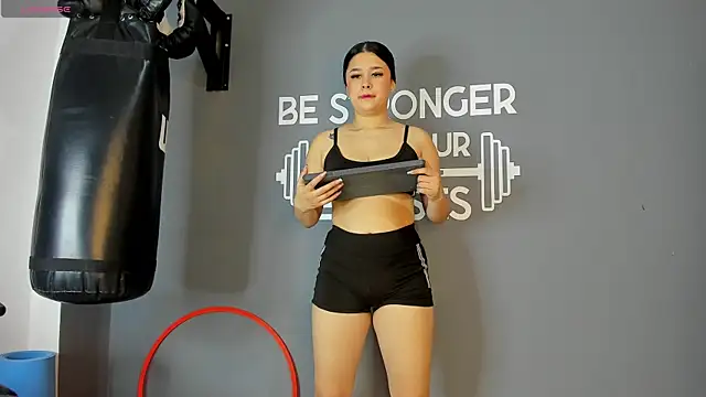 Snapshot of ariadna_milano chatting on 12.13.24 ariadna milano online show from 12.13.24