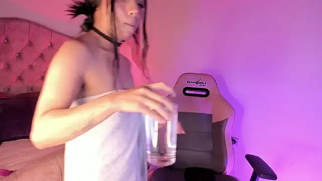 Snapshot of sofi_soft_ chatting on 02.27.25 sofi soft  online show from 02.27.25