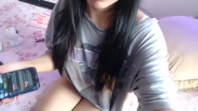 Snapshot of sofi_soft_ chatting on 12.17.25 sofi soft online show from 12.17.25