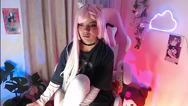 Snapshot of sofi_soft_ chatting on 01.13.26 sofi soft online show from 01.13.26