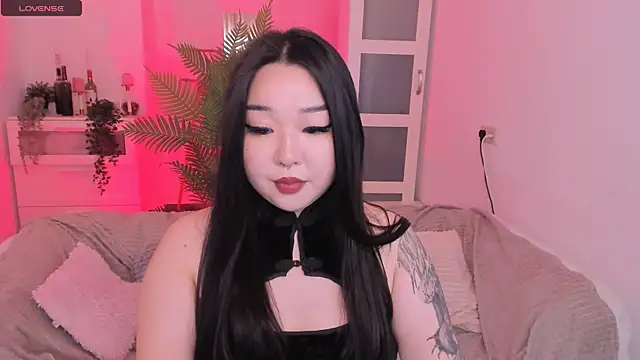 mei honey  online show from 10.10.25