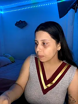 Snapshot of Sophie__Carter_ chatting on 10.31.25 Sophie Carter online show from 10.31.25