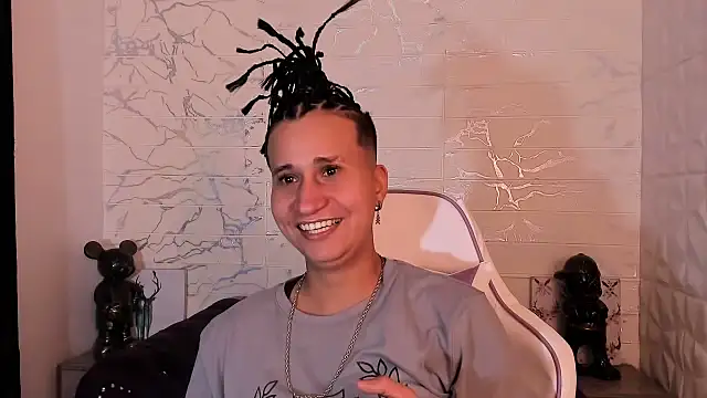 Im Milan Rs online show from 02.23.25